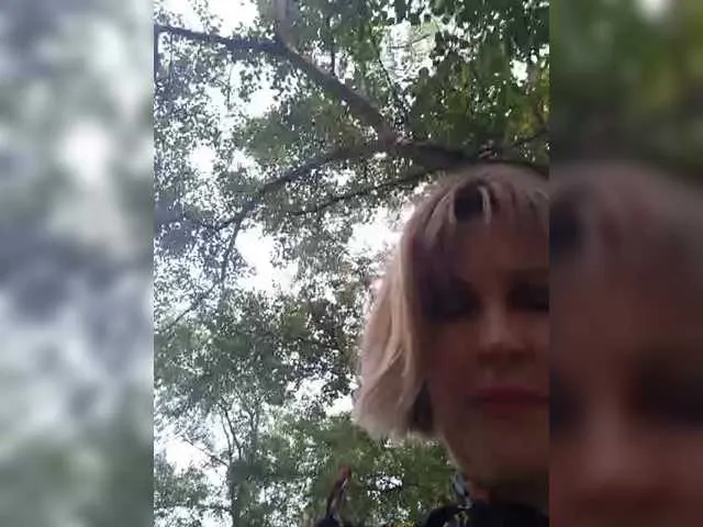 blondeangel_4u2 – webcam model profile photo Image 2