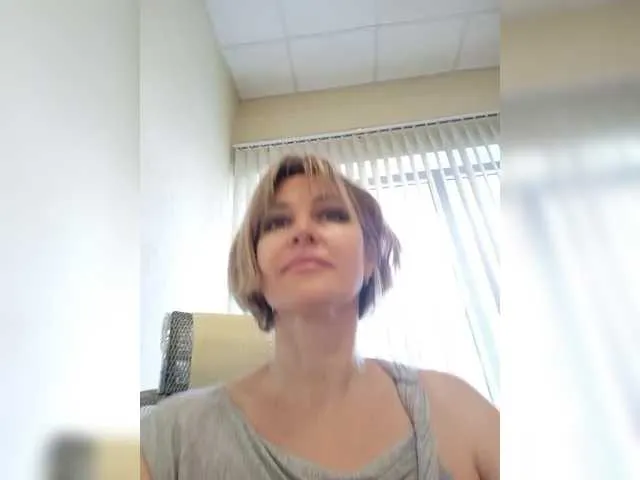 blondeangel_4u2 – webcam model profile photo Image 6