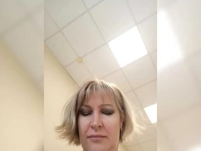 blondeangel_4u2 – webcam model profile photo Image 7