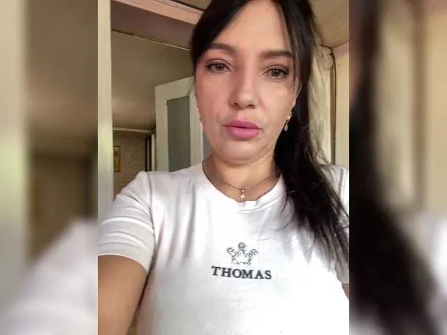 Chiaralovee – webcam model profile photo Image 15