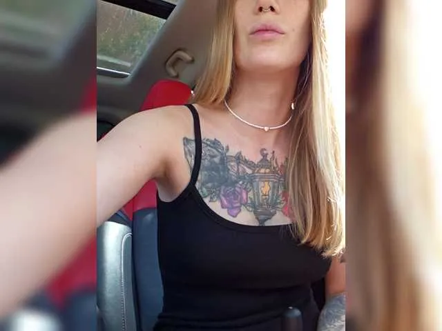 blondeangel_4u2 – webcam model profile photo Image 11