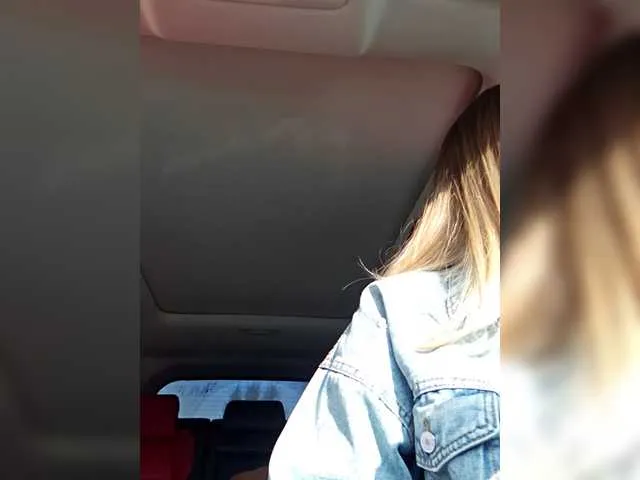 blondeangel_4u2 – webcam model profile photo Image 6