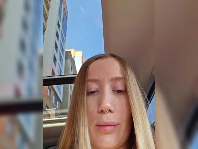 blondeangel_4u2 – webcam model profile photo Image 8