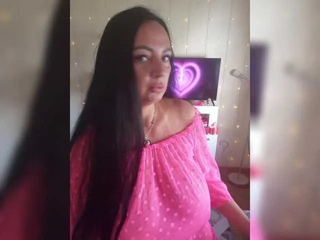 BigTitBlondeUK – webcam model profile photo Image 15