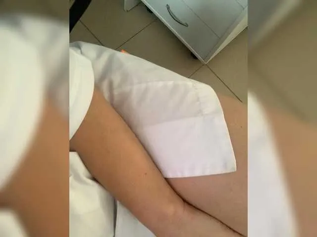 Loli_Belle – webcam model profile photo Image 5