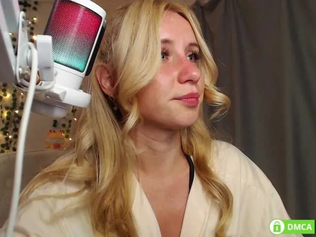 Hotforunow – webcam model profile photo Image 8