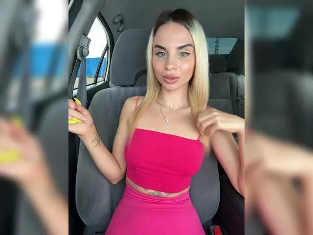 TyleneBuck – webcam model profile photo Image 5