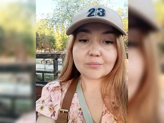 MartinaCroxx – webcam model profile photo Image 10