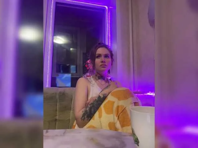 MainPleasure – webcam model profile photo Image 15