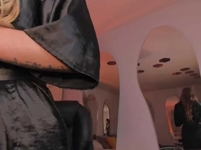 SelennaMoon – webcam model profile photo Image 7