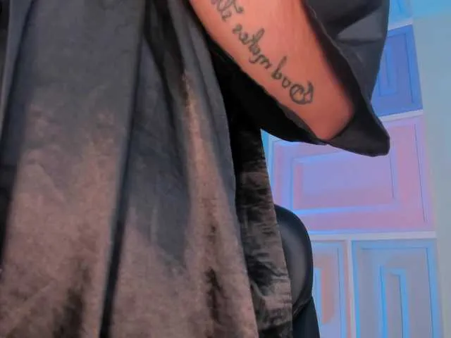 SelennaMoon – webcam model profile photo Image 9