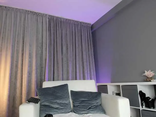 BlondeScarlettx – webcam model profile photo Image 12