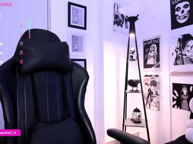 SusyBlair – webcam model profile photo Image 5