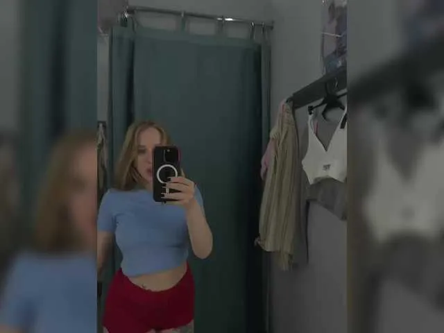 Youlalia – webcam model profile photo Image 15