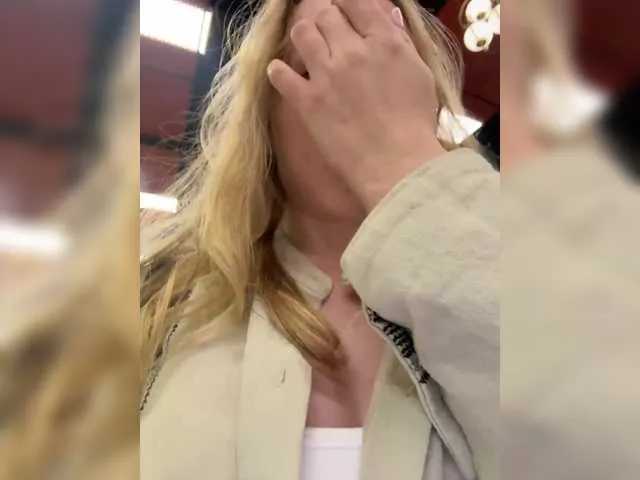 Youlalia – webcam model profile photo Image 17