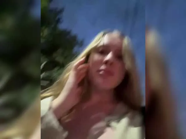 Youlalia – webcam model profile photo Image 18