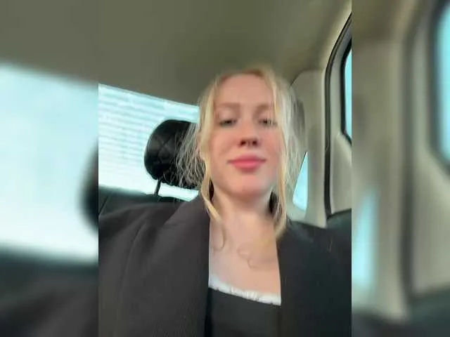 Youlalia – webcam model profile photo Image 19