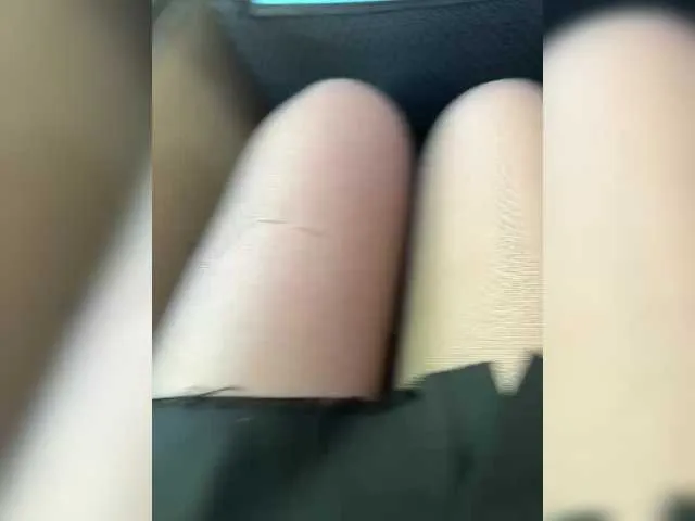 Youlalia – webcam model profile photo Image 6