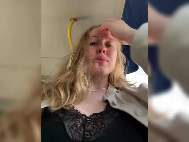 Youlalia – webcam model profile photo Image 7