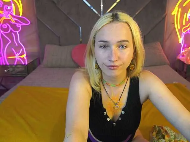 LilElfie – webcam model profile photo