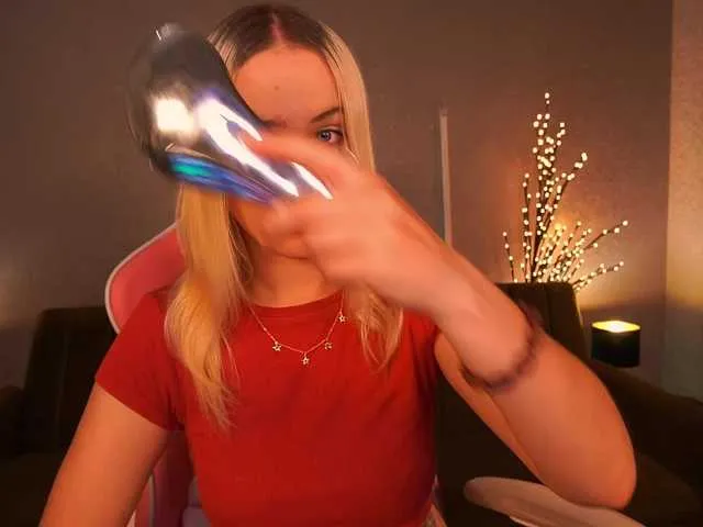 British_EmJess – webcam model profile photo Image 12