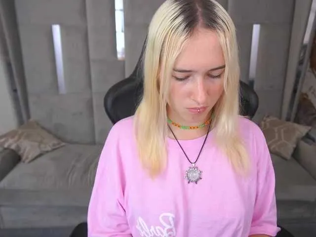 British_EmJess – webcam model profile photo Image 5