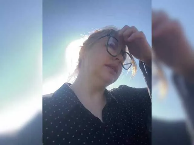 British_EmJess – webcam model profile photo Image 5