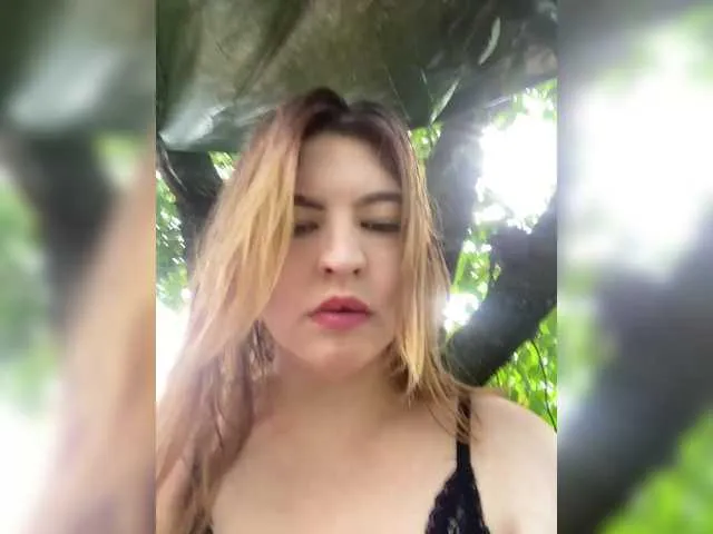 British_EmJess – webcam model profile photo Image 8