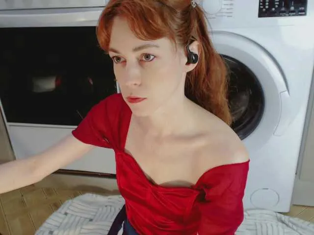 LoraDevine – webcam model profile photo Image 15