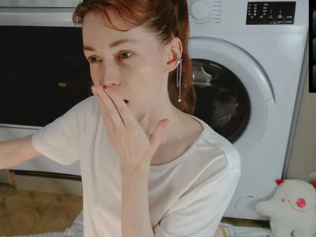 LoraDevine – webcam model profile photo Image 17