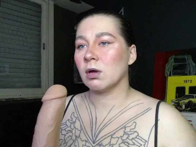 MiaTonyy – webcam model profile photo Image 10