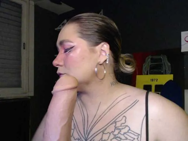 MiaTonyy – webcam model profile photo Image 17