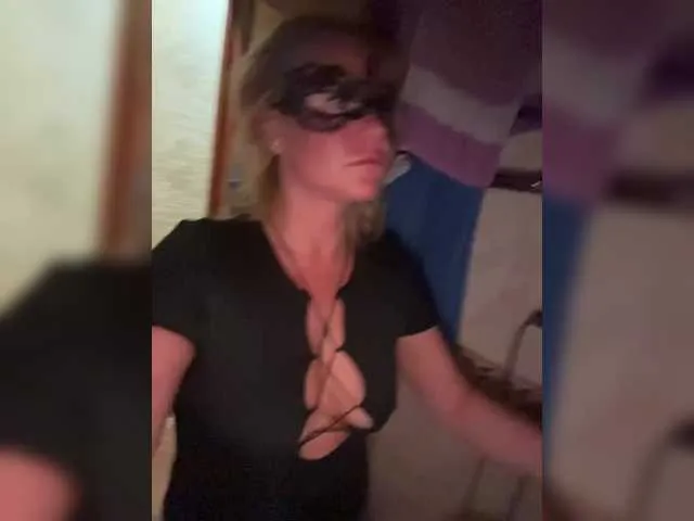 blondeambitionnn – webcam model profile photo Image 8