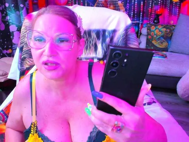 Malvvina – webcam model profile photo Image 4