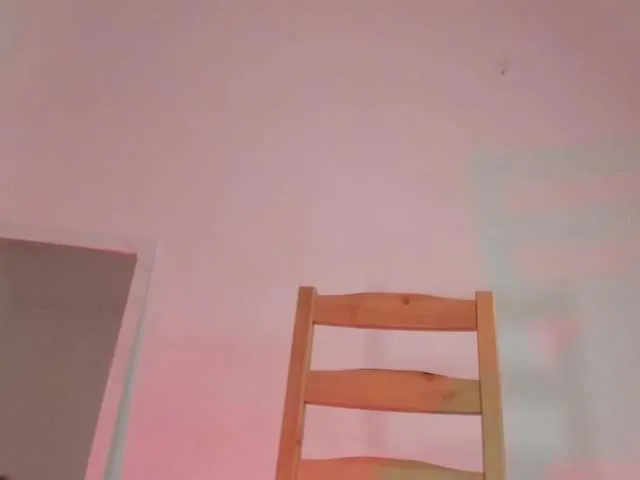 TenderLora – webcam model profile photo Image 4