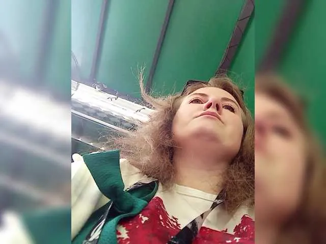 Hotforunow – webcam model profile photo Image 6