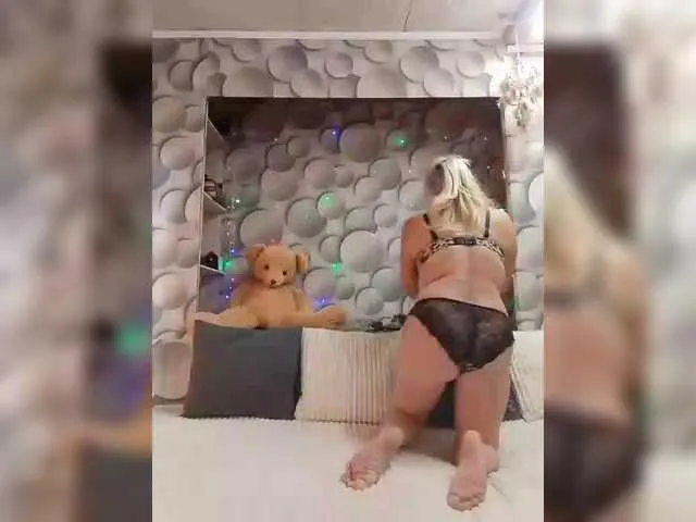 Shantel001 – webcam model profile photo Image 18