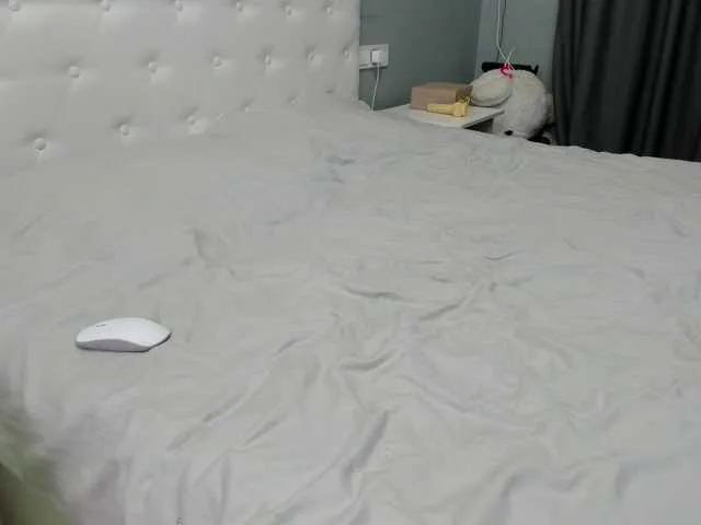 Paratrax – webcam model profile photo Image 16