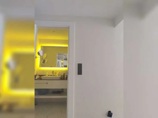 GlamGran – webcam model profile photo Image 5