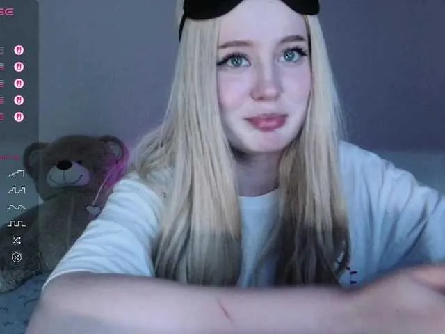 SusyBlair – webcam model profile photo Image 15