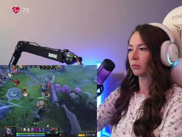 SelennaMoon – webcam model profile photo Image 16