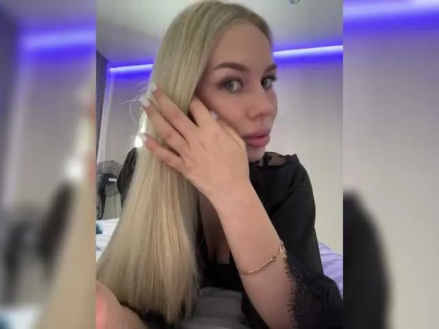 TyleneBuck – webcam model profile photo Image 7