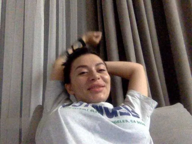 LunaDesire – webcam model profile photo