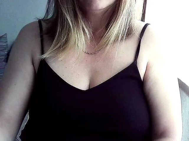 SilviaPastori – webcam model profile photo Image 2