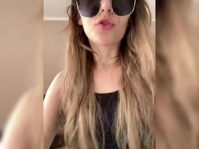 SusyBlair – webcam model profile photo Image 3