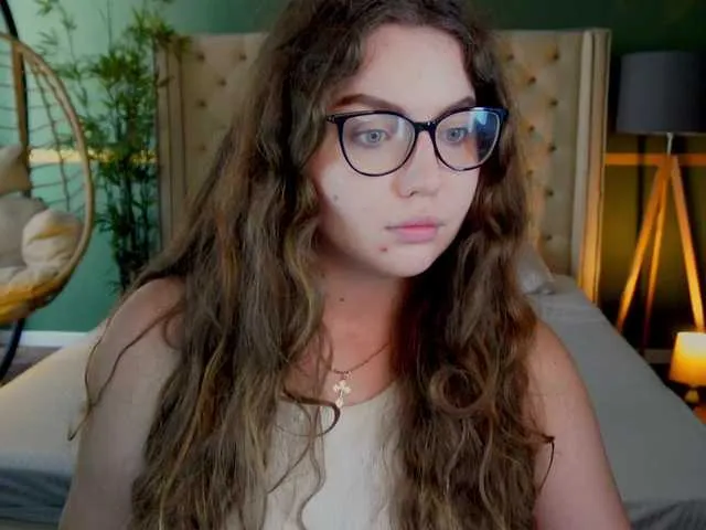 British_EmJess – webcam model profile photo Image 5