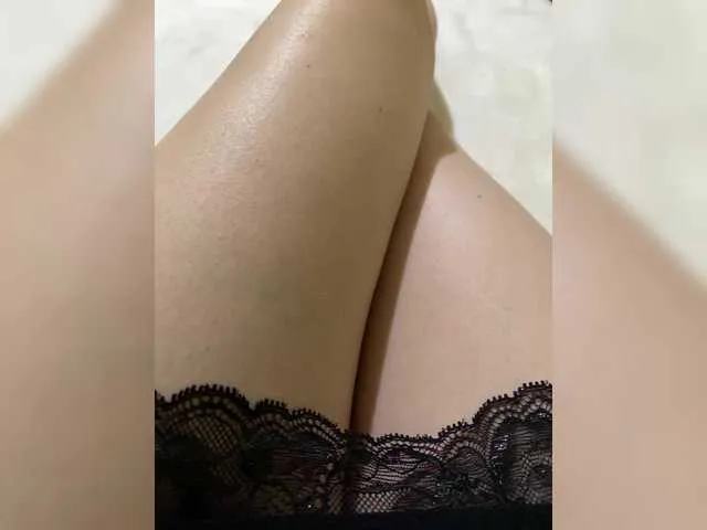 British_EmJess – webcam model profile photo Image 10