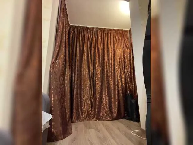 British_EmJess – webcam model profile photo Image 5