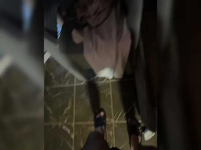 LoraDevine – webcam model profile photo Image 10