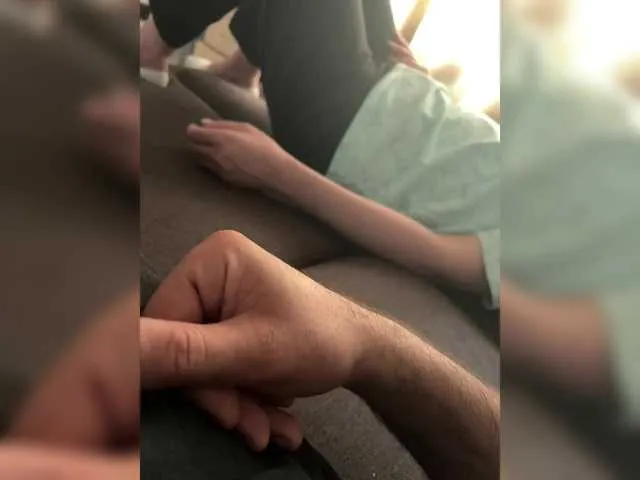 LoraDevine – webcam model profile photo Image 2